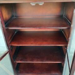 木製ガラス開き戸 キャビネット アジアン 収納 棚 の画像