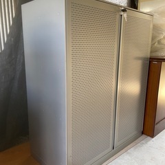 美品2台あり オフィスキャビネット・の画像