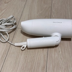 サロニア SALONIA ドライヤー ホワイト スピーディーイオンドライヤー SL013WH【SL-013WH 大風量 マイナスイオン 速乾 時短 軽量 軽い コンパクト 折り畳み ダメージ軽減】の画像
