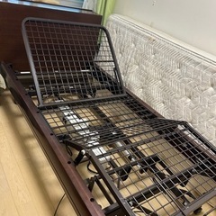 シモンズの電動ベッドの画像