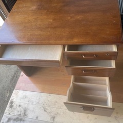 2台あり　オフィス家具　学習机の画像