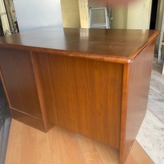 2台あり　オフィス家具　学習机の画像