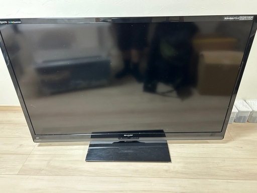 AQUOS 52インチ大型テレビ
