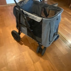 大型犬用バギー　ペットカートの画像