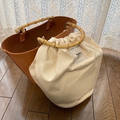 ajew ハンドバッグの画像