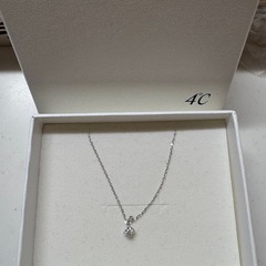 定価8万弱　4℃ K18 ダイヤ　ホワイトゴールド ネックレスの画像