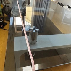 ガラスのテーブルの画像