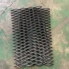 スノーヘルパー等に　
6mmエキスパンド　網　2枚　の画像