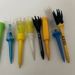 ゴルフティーとディボットツールのまとめ売りの画像