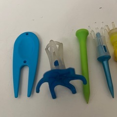 ゴルフティーとディボットツールのまとめ売りの画像