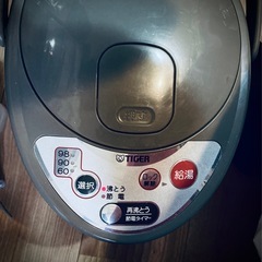 無料配送可　タイガー　電気ポットの画像