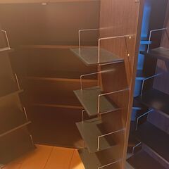 本棚 扉付(ダークブラウン)の画像