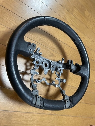３０プリウス　純正レザーステアリング