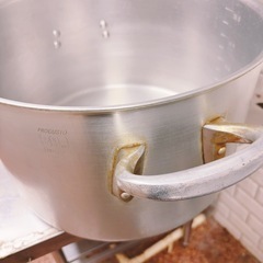 PROGUSTO」の寸胴鍋で、サイズは39cmです。 「MTI select」というシリーズの製品です。の画像