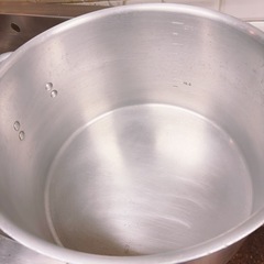 PROGUSTO」の寸胴鍋で、サイズは39cmです。 「MTI select」というシリーズの製品です。の画像