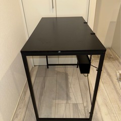 パソコンデスク　山崎実業　tower タワー　デスク下ケーブルアンドルーター収納ラック　付きの画像