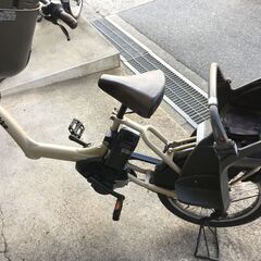 地域限定送料無料　ブリヂストン　ビッケポーラー　三人乗り　15,4AH　子供乗せ　アイボリー　ギュットクルーム　神戸市　電動自転車　の画像