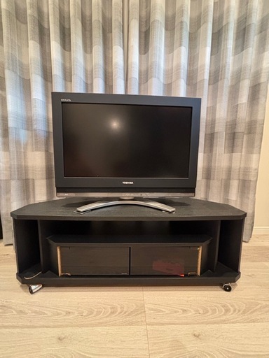 TOSHIBA REGZA(26C3000)とテレビ台