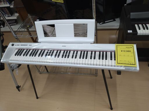 リユースのサカイ浦和店 【E458】キーボード ヤマハ NP-32 台セット
