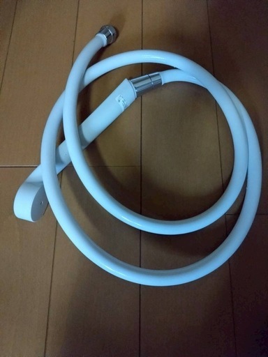 シャワーの蛇口とシャワーとシャワーホルダー