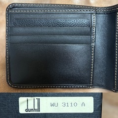 dunhill ダンヒル WU 3110 A メンズ二つ折り財布 紳士財布男性用2つ折り財布 折財布 コンパクトウォレット さいふ サイフ 小銭入れ無 札入れ blackブラック黒色無地ロゴ W10×H11.5×D1.7の画像