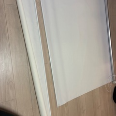 ロールスクリーンカーテン2本の画像