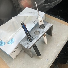 ペン立て　歯ブラシ立て　鉄です。の画像