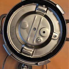 交渉中 ティファール クリプソ ステンレス製圧力鍋 6L ガラス蓋付きの画像