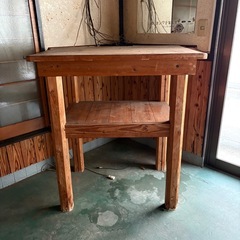 テーブル　棚の画像