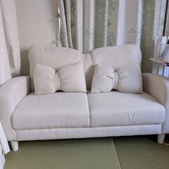 可愛い　リボンのソファの画像