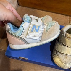 12.5 asics ニューバランス　2足セットの画像