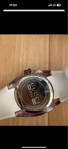 最終。早い人に。新品　GUCCI SYNC ホワイト ラバーベルト 時計　シェリーライン