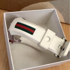 新品　GUCCI SYNC ホワイト ラバーベルト 時計　シェリーラインの画像