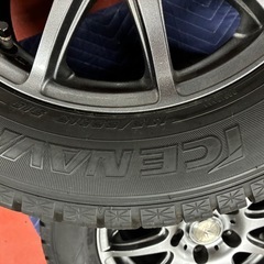 スタッドレスタイヤアルミホイール付きの画像