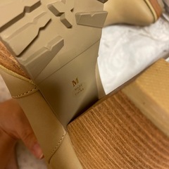 CocoDealオフベージュブーツの画像