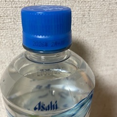 炭酸飲料6本、水1本の画像