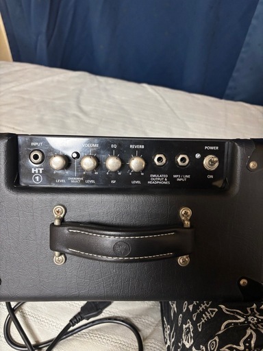 ブラックスター HT-1R
小型でも迫力の真空管サウンド