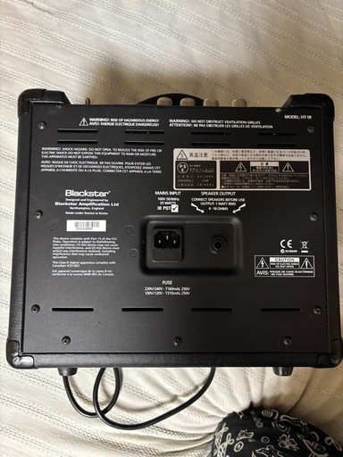 ブラックスター HT-1R
小型でも迫力の真空管サウンド