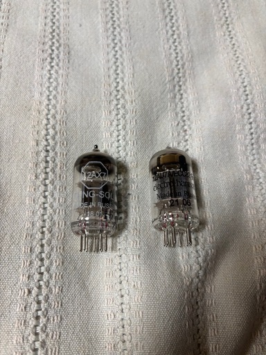 ブラックスター HT-1R
小型でも迫力の真空管サウンド