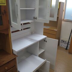 リユースのサカイ浦和店 【E463】★食器棚 3枚扉 株式会社ホームテイストの画像