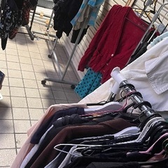 ●無料● 約60着展示中！アパレルブランド品多数の画像