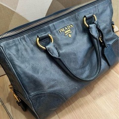 PRADA レザー ハンドバッグ の画像