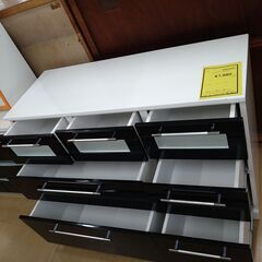 リユースのサカイ浦和店 【E466】ワイドチェスト ブラック＆ホワイトの画像