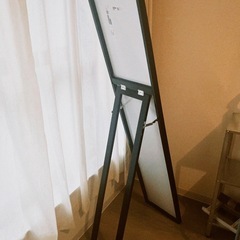 10月7日まで【1500円でお譲りします】IKEA スタンドミラーの画像