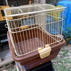 ハムスターや鳥カゴの画像