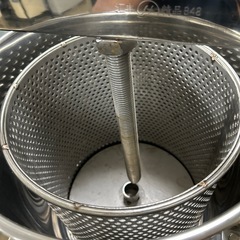 6619【美品】KALELAISU 蜂蜜 圧搾機 養蜂器具 15L 大容量  蜂蜜分離器 304食品等級ステンレス材質 蜂蜜の絞り器 蜂蜜圧搾機 蜂蜜撹拌棒 二層ステンレス鋼こし器 ハニースティック 蜂蜜抽出器 絞り器 脱水機の画像