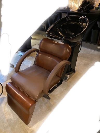 ビューティガレージ　手動シャンプーチェア　シャンプー台　レザーチェア　明るめブラウン②