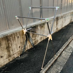折り畳み　洗濯物干しの画像