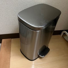 ステンレス　ゴミ箱の画像