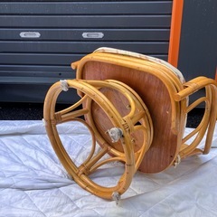 無料　ラタン椅子の画像